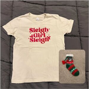 🎄 Holiday Graphic Tee + Cozy Slipper Socks Bundle -  - Girls M - 10/12